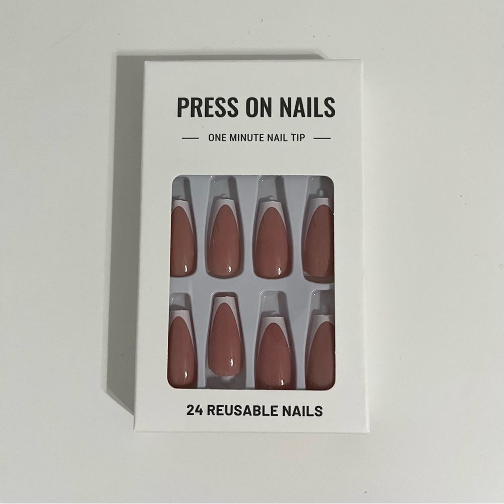 NIB Press On Nails French Tip Set